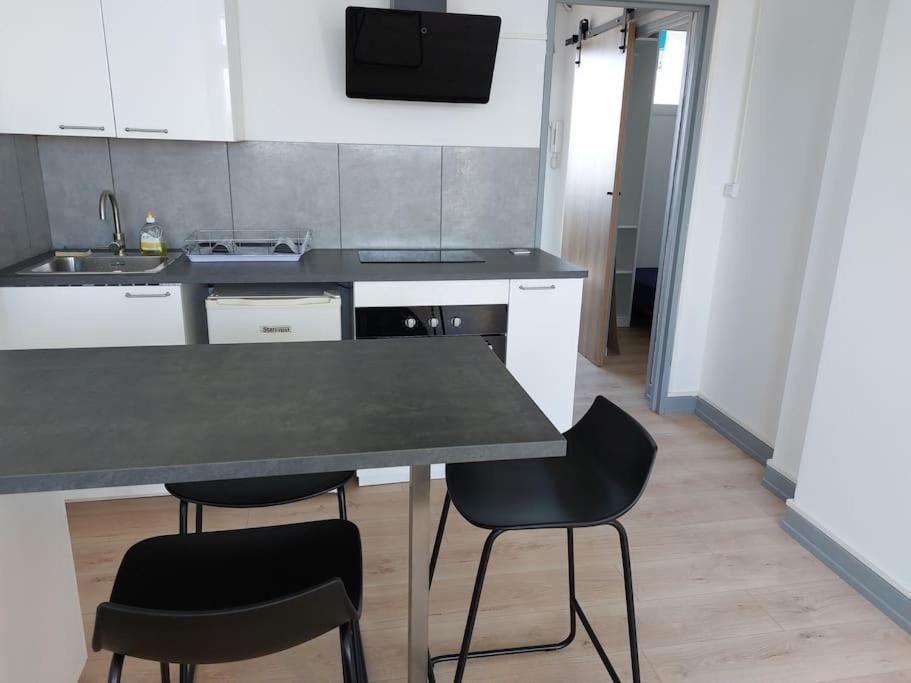 Le Voltaire - T2 Neuf Face Pyrenees Apartment Tarbes Ngoại thất bức ảnh