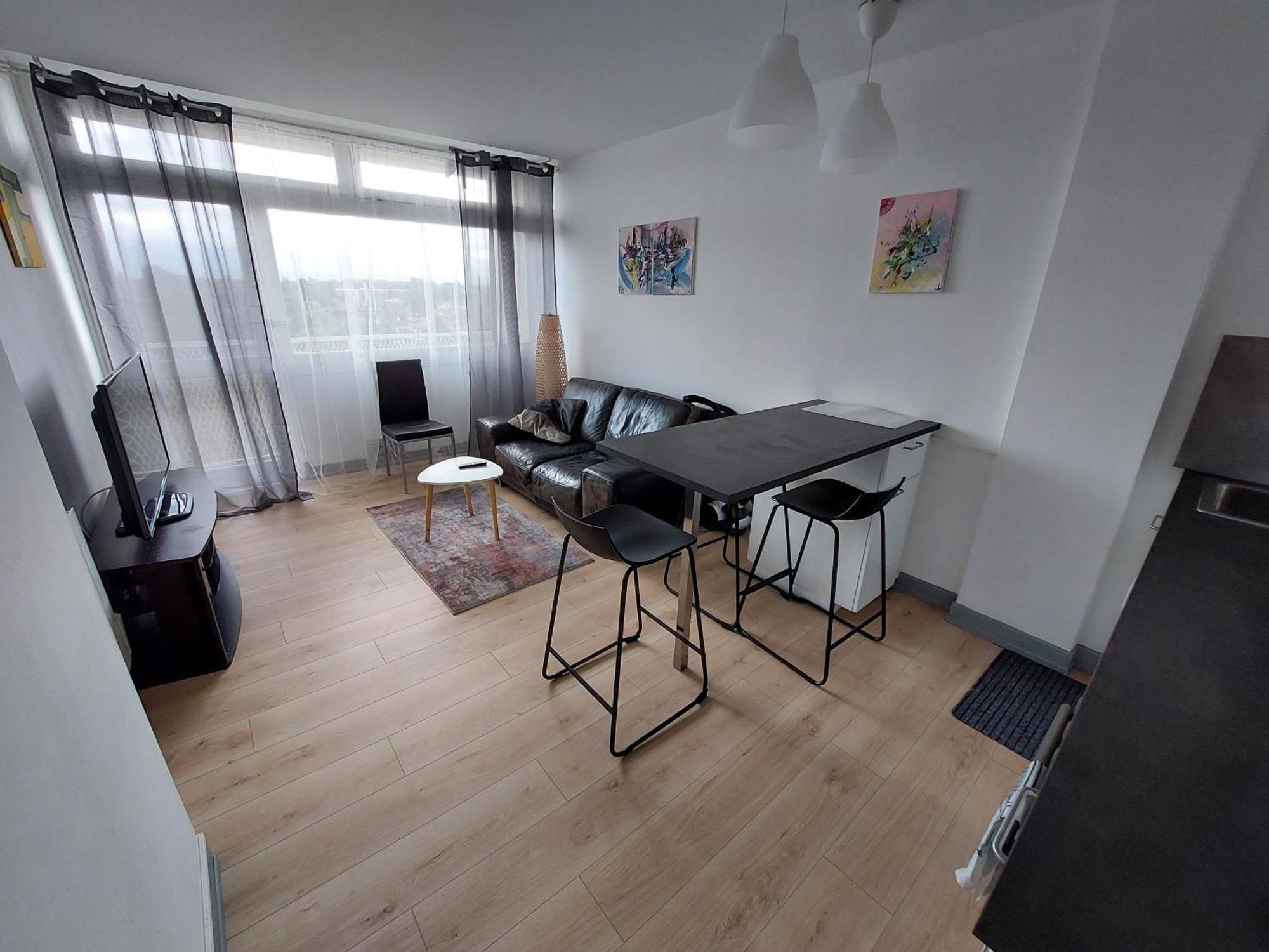 Le Voltaire - T2 Neuf Face Pyrenees Apartment Tarbes Ngoại thất bức ảnh